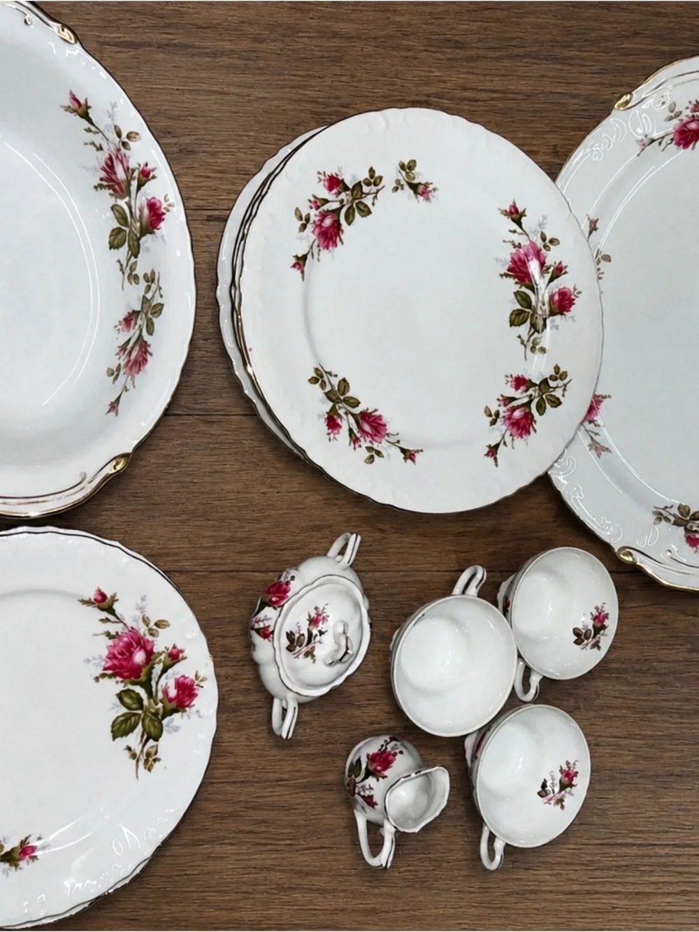 18 Pc Bond Ware Pompadour Rose Fine China Japan Dinnerware Set Gold Trim